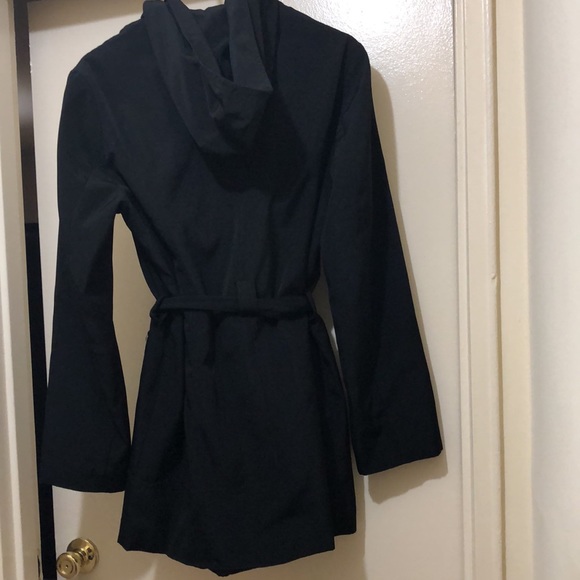 Esprit rain coat. - Picture 3 of 7